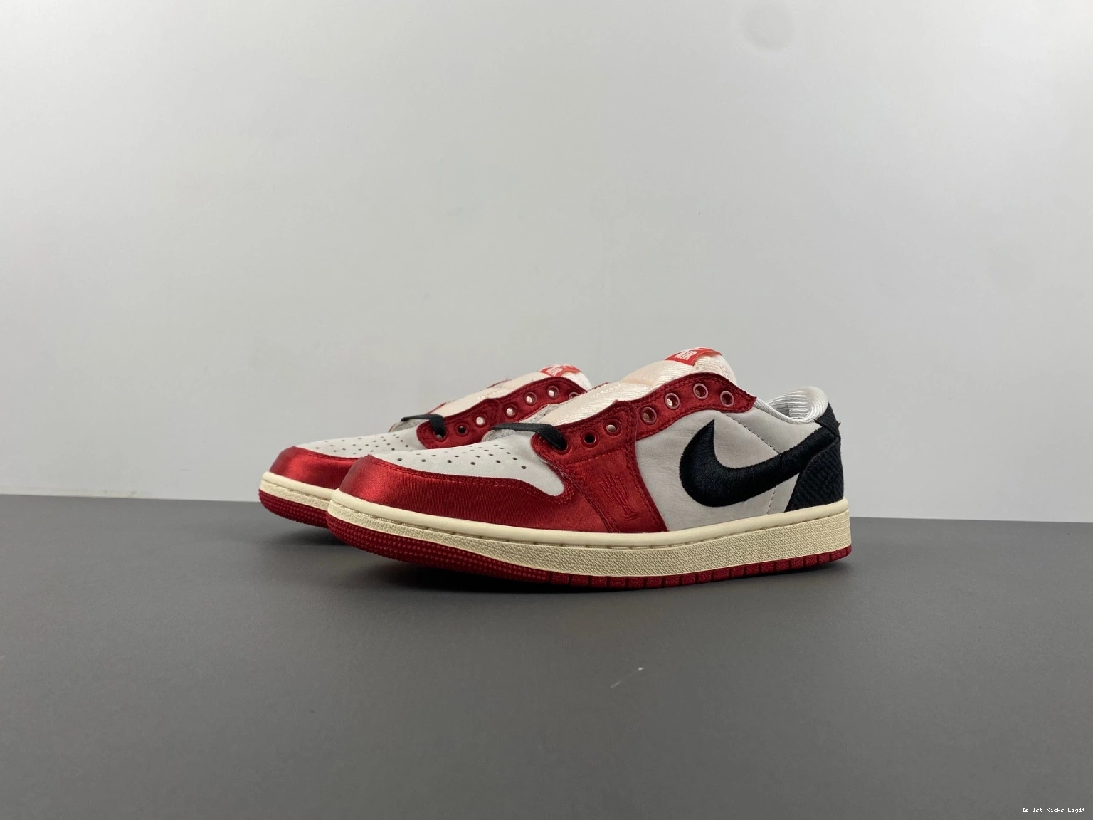 OG 1 Air Jordan Low Trophy Room FN0432-100 0413